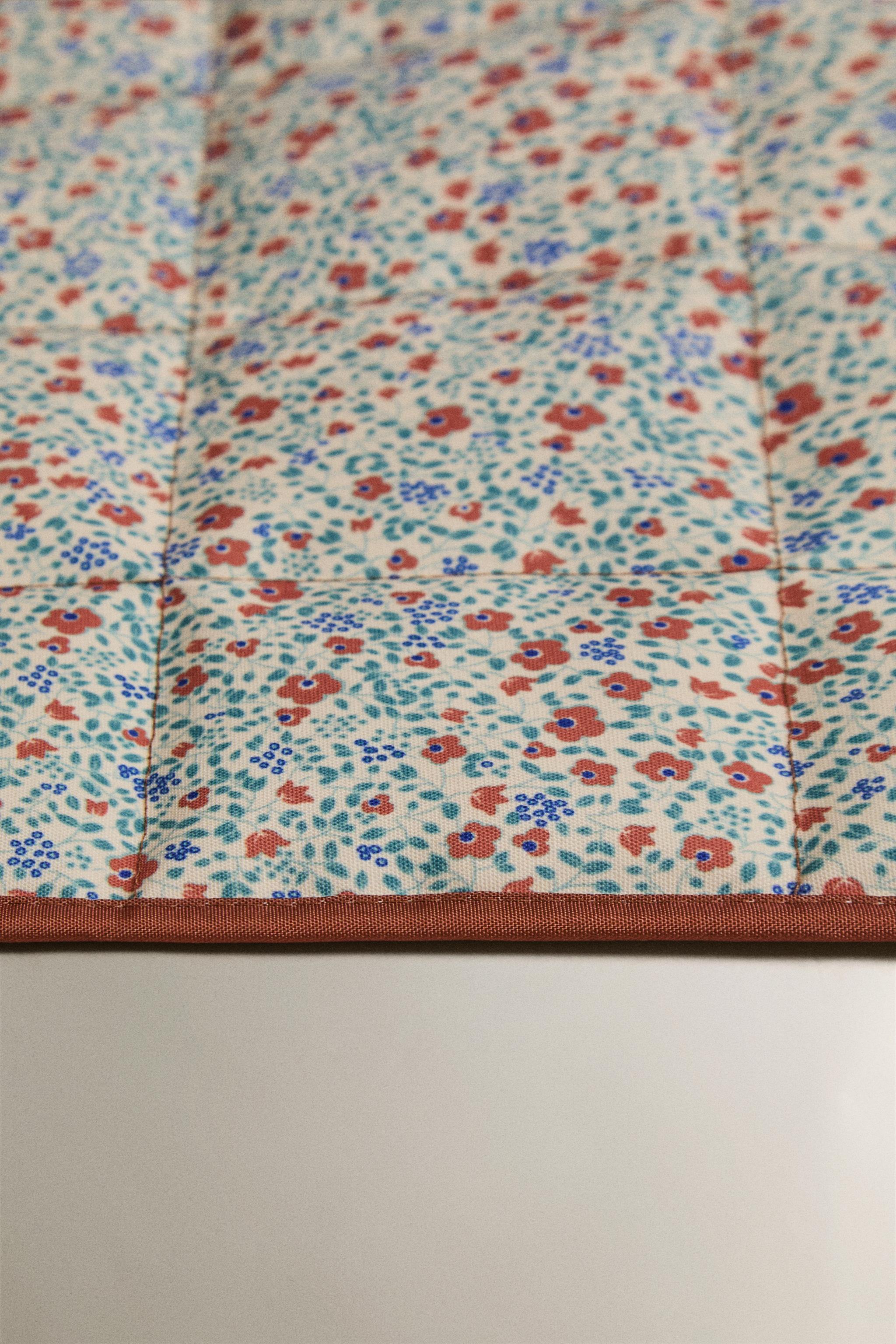 KIDS FLORAL BEACH BLANKET